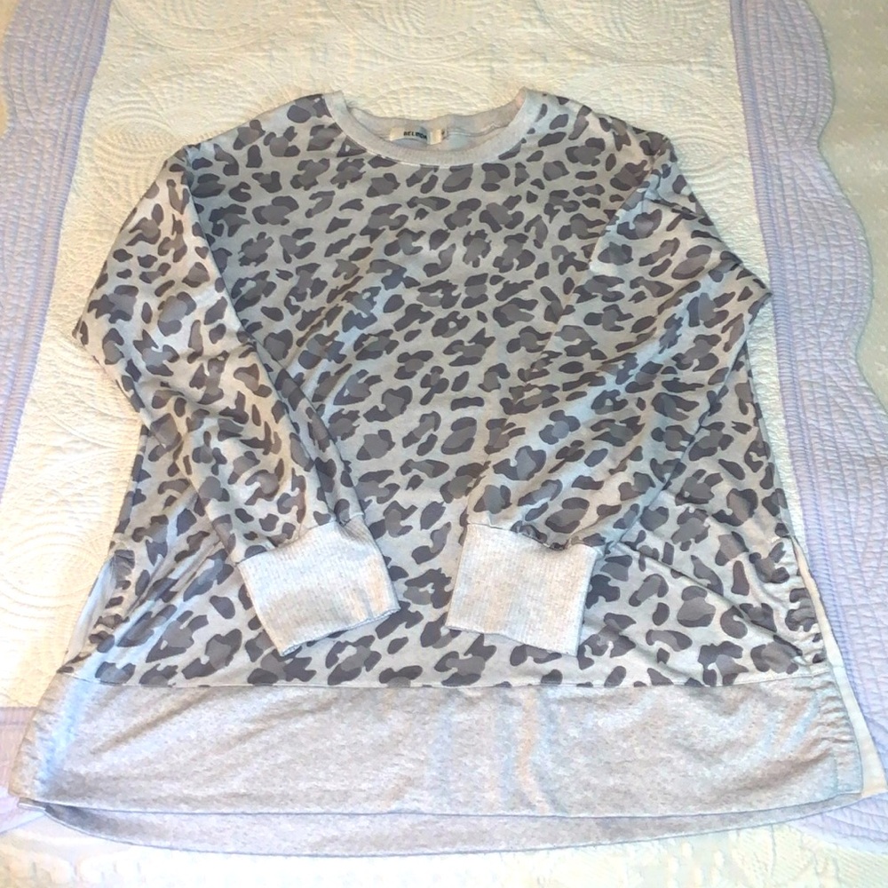 Leopard print sweatshirt